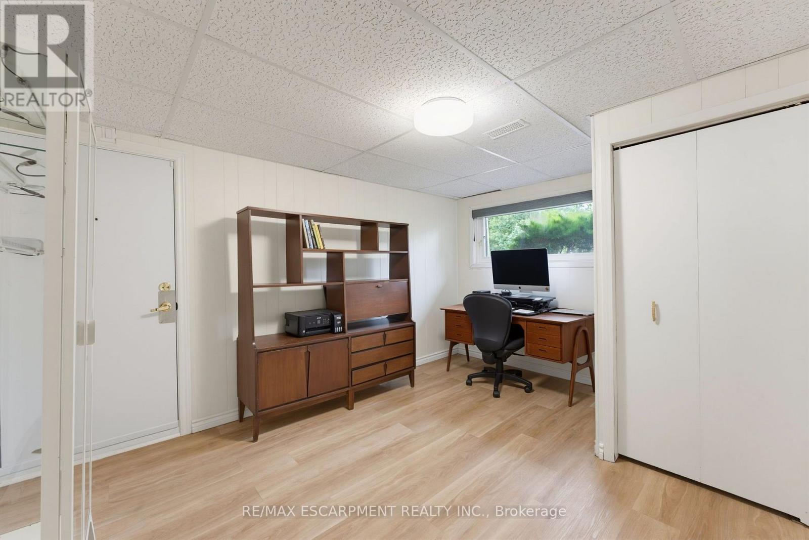 200 LYNDEN ROAD - 21