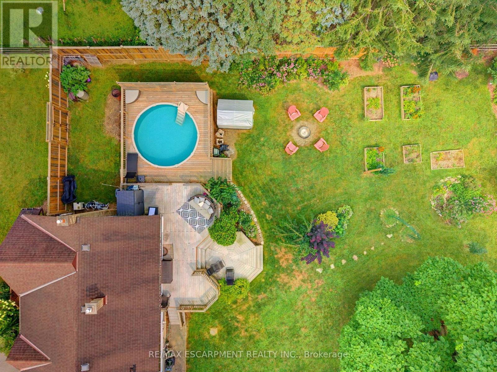 200 LYNDEN ROAD - 3