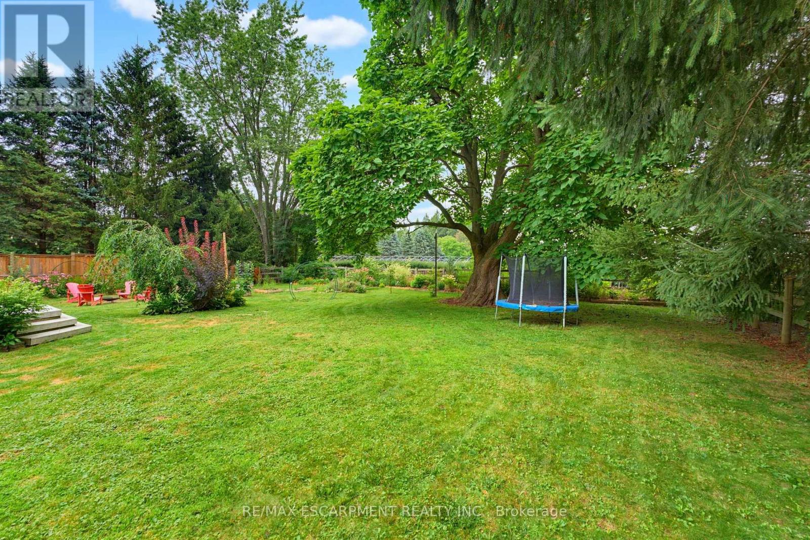 200 LYNDEN ROAD - 31
