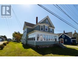 Den - 9086 Highway 1, Meteghan River, NS B0W2L0 Photo 9