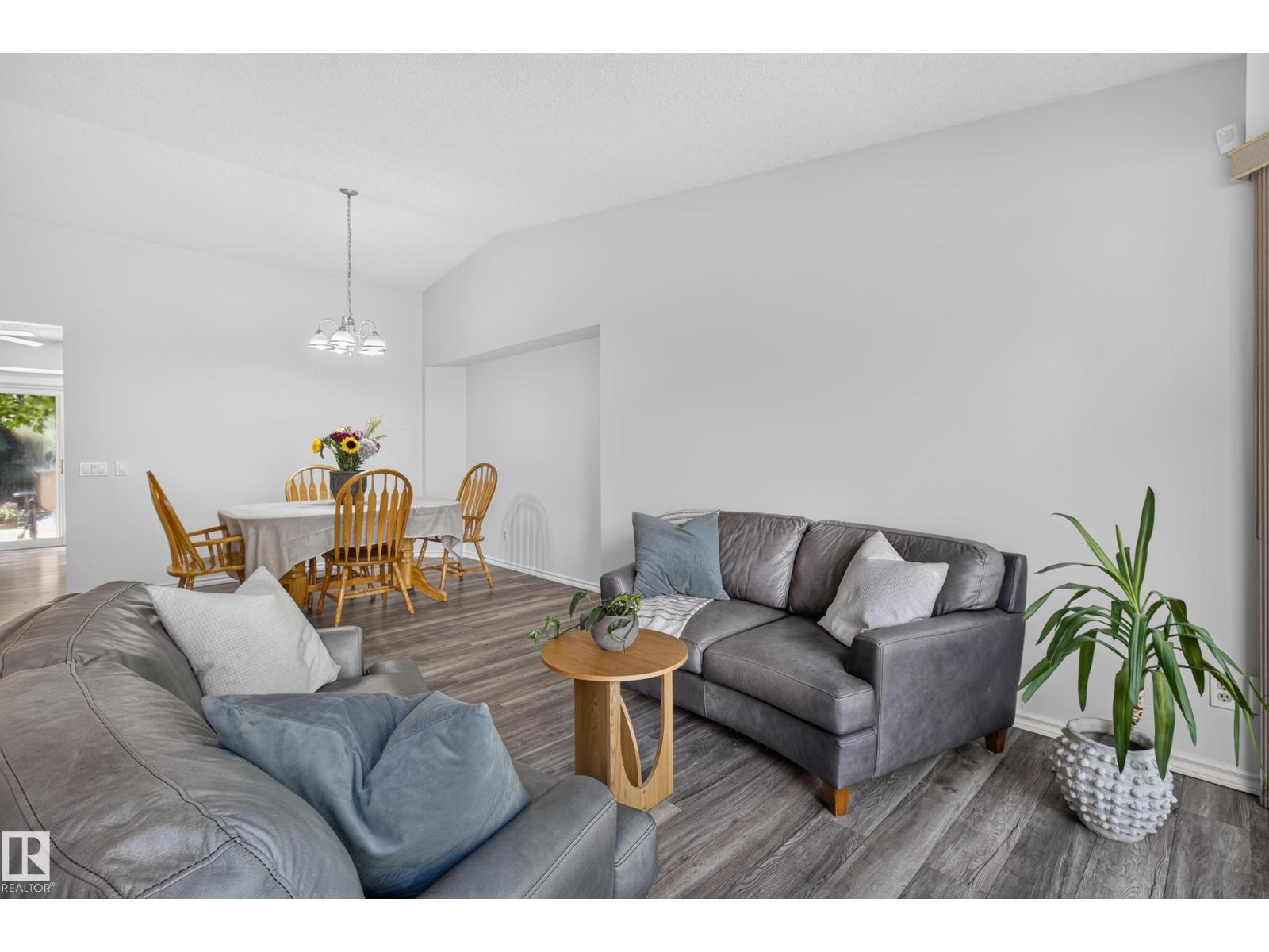 18 DALTON Close - Photo 10