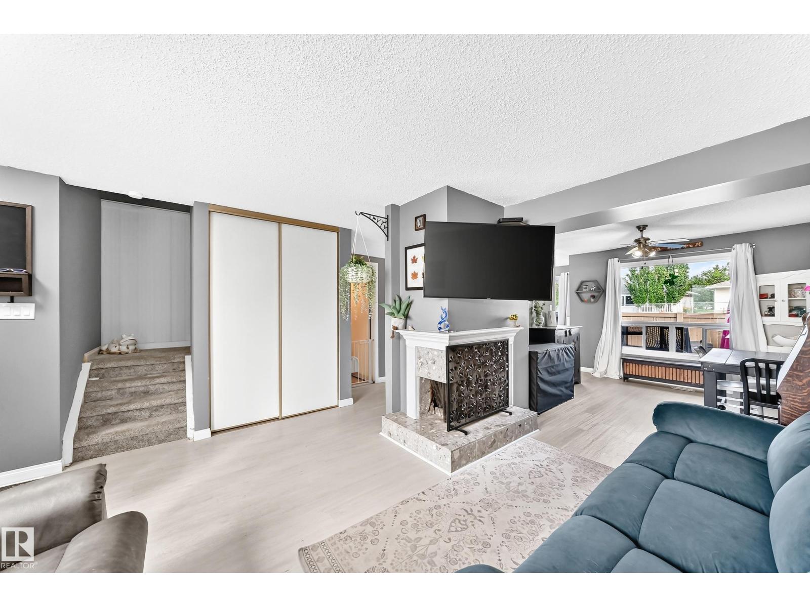 30 1651 46 Street NW - Photo 8
