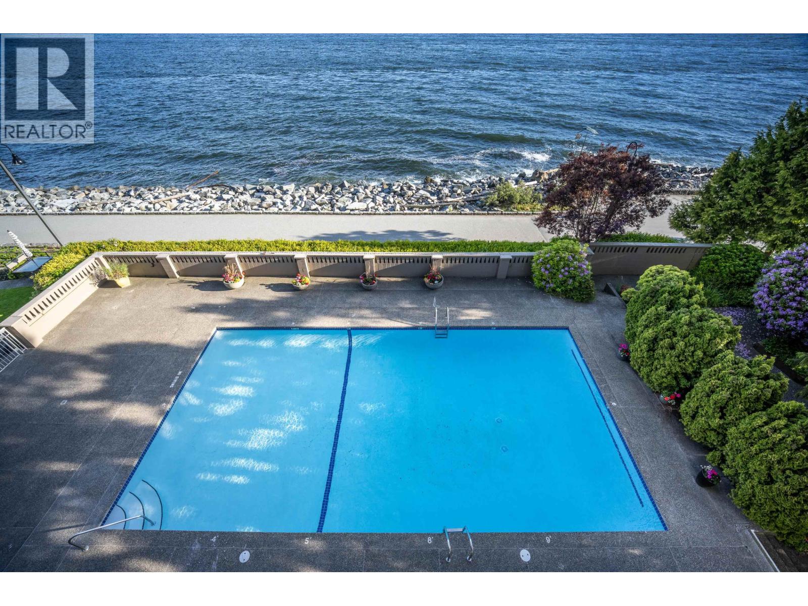 301 150 24TH STREET, West Vancouver