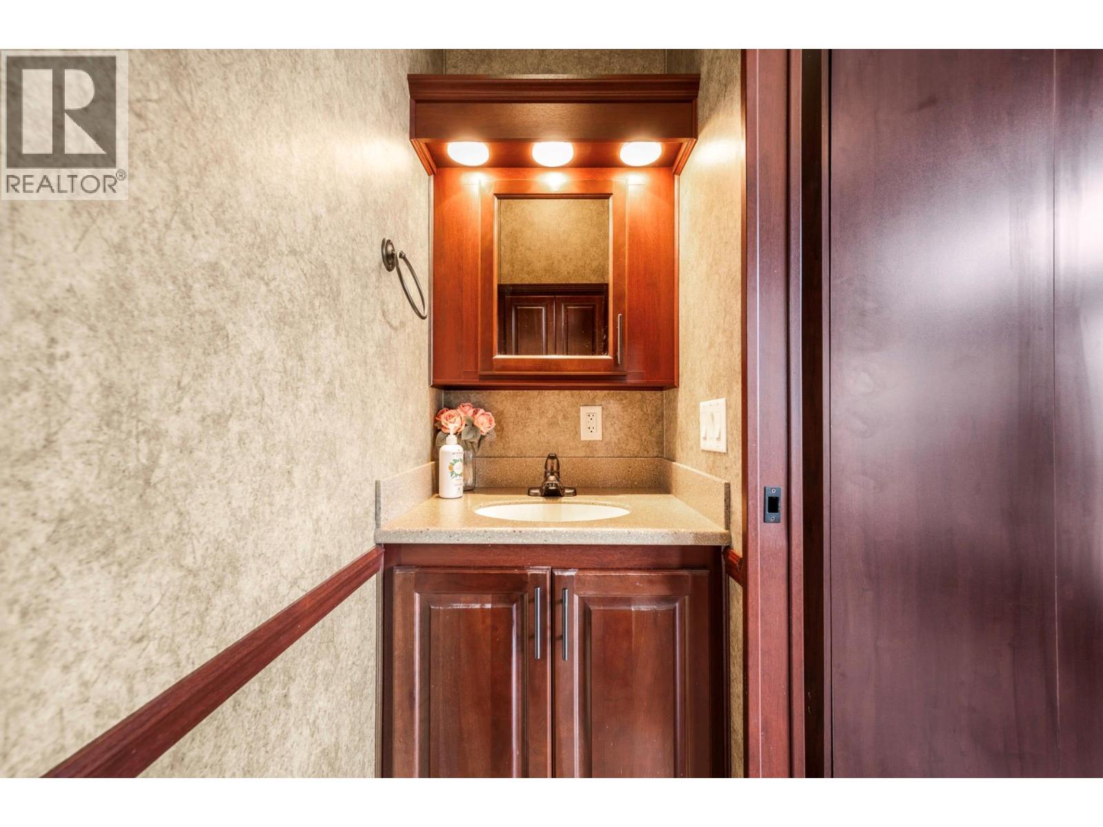 #172 8000 Highland Road - Image 20