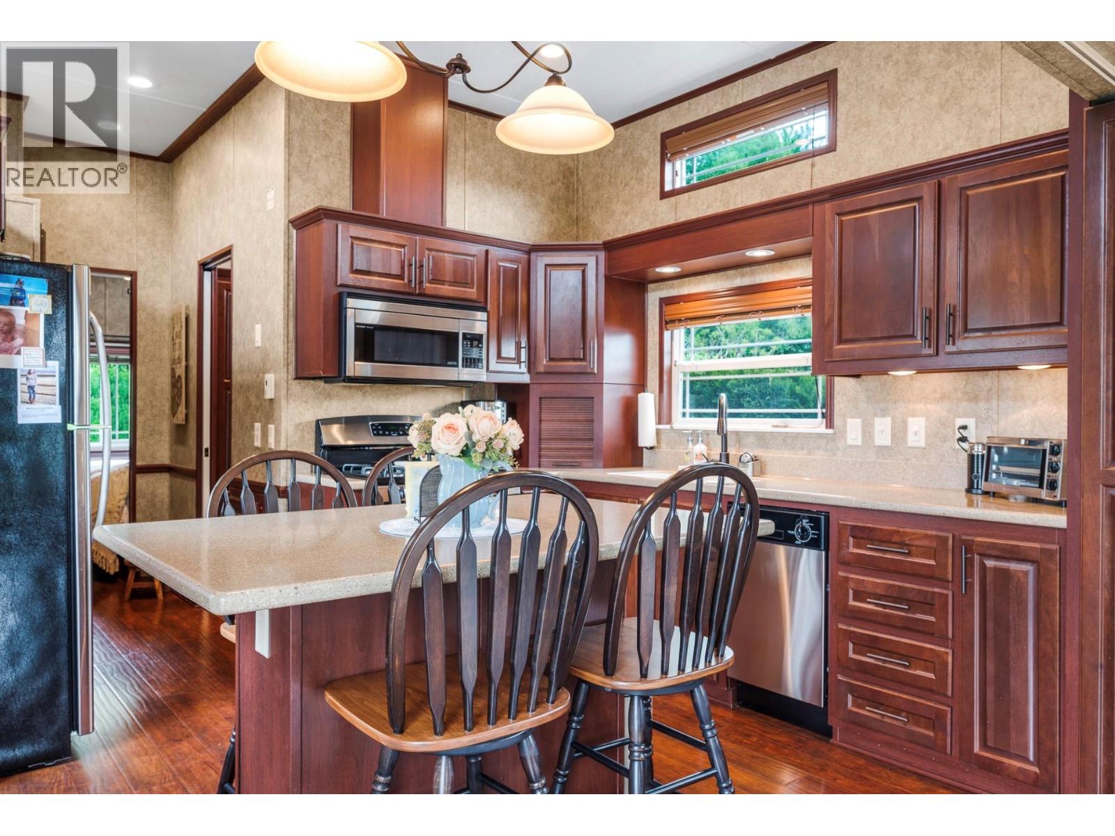 #172 8000 Highland Road - Image 5