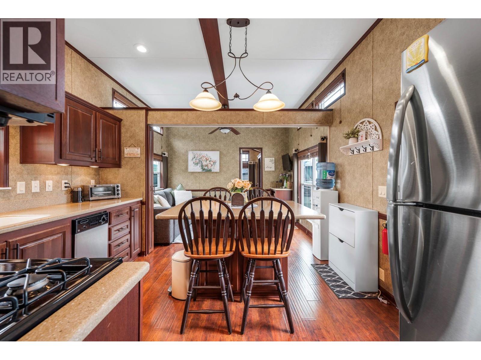 #172 8000 Highland Road - 14