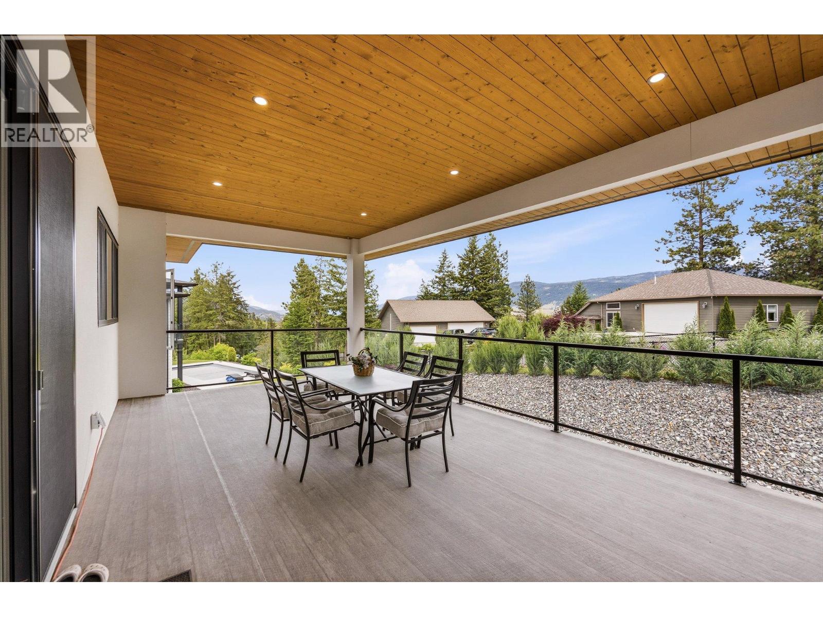 10285 Beacon Hill Drive, Lake Country
