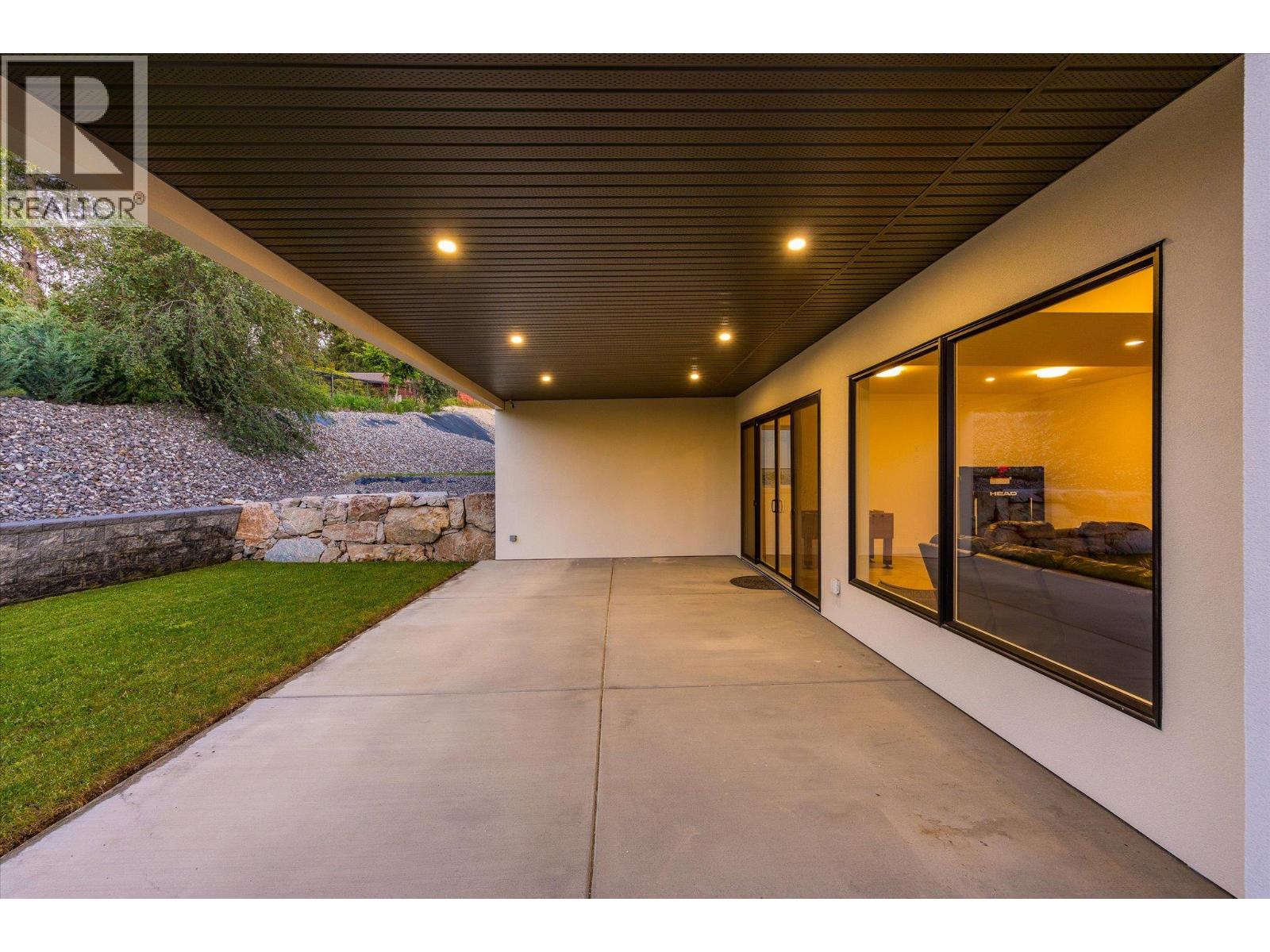 10285 Beacon Hill Drive, Lake Country
