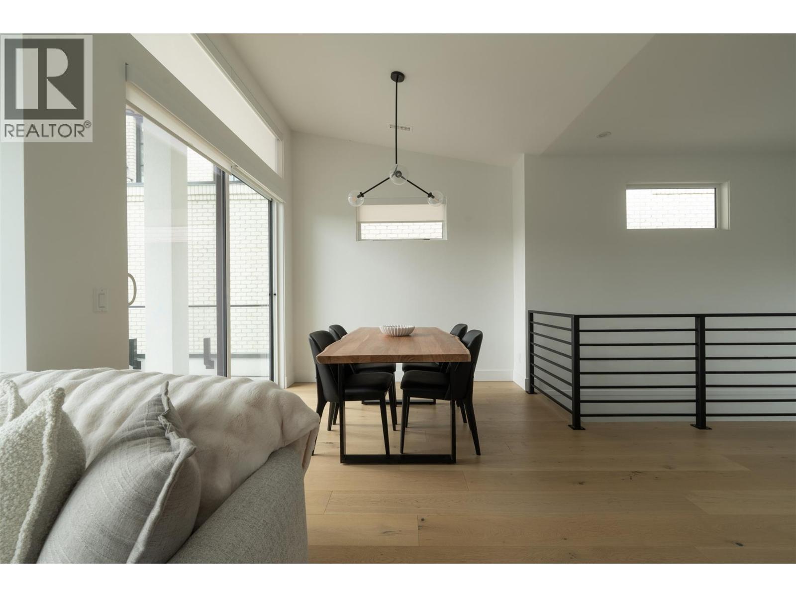 2764 Abbott Street - 83
