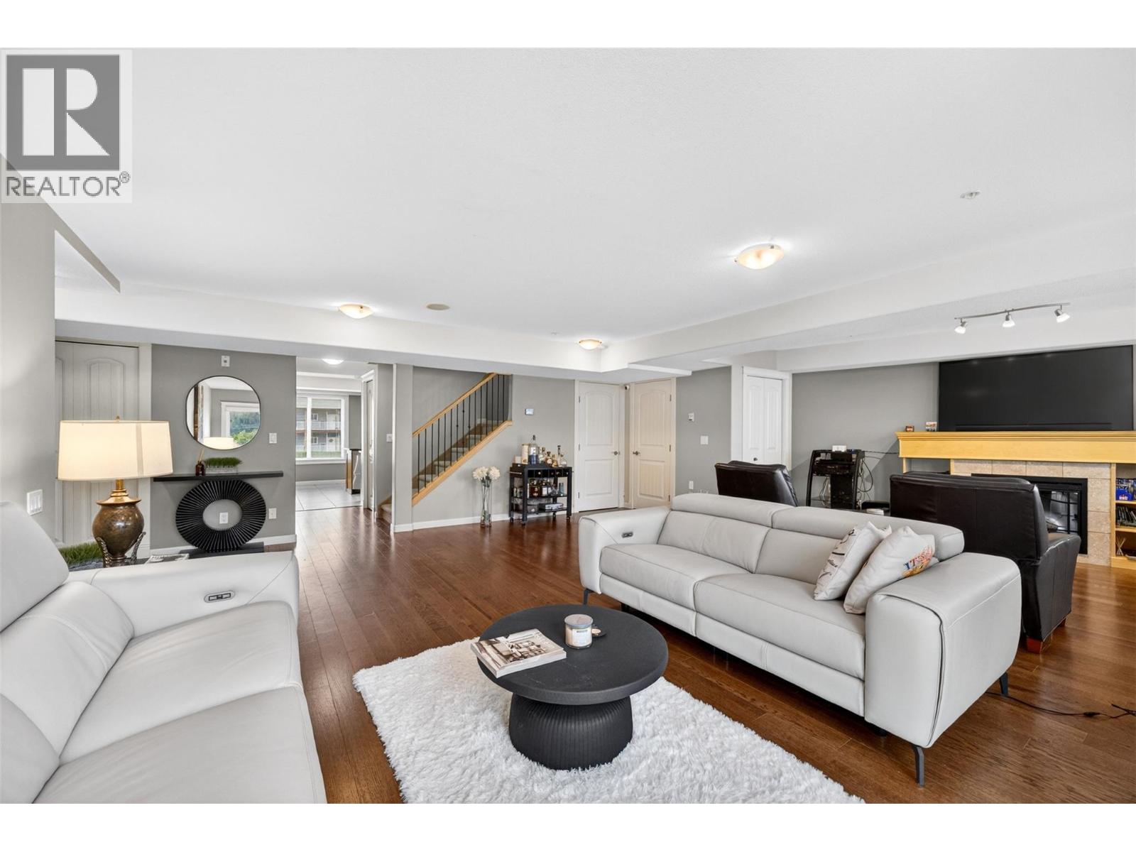 #13 1130 Riverside Avenue - Image 11