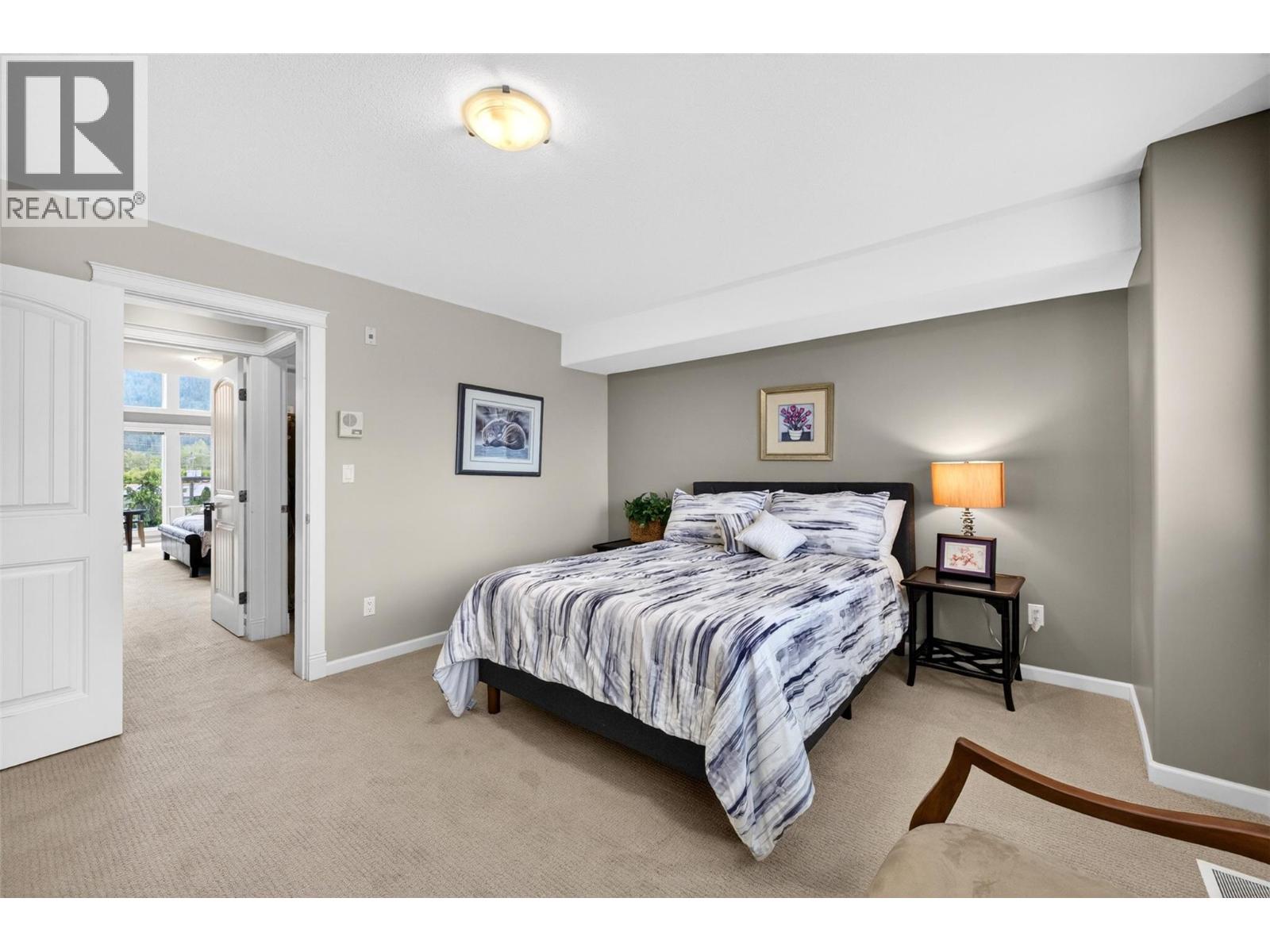 #13 1130 Riverside Avenue - Image 37