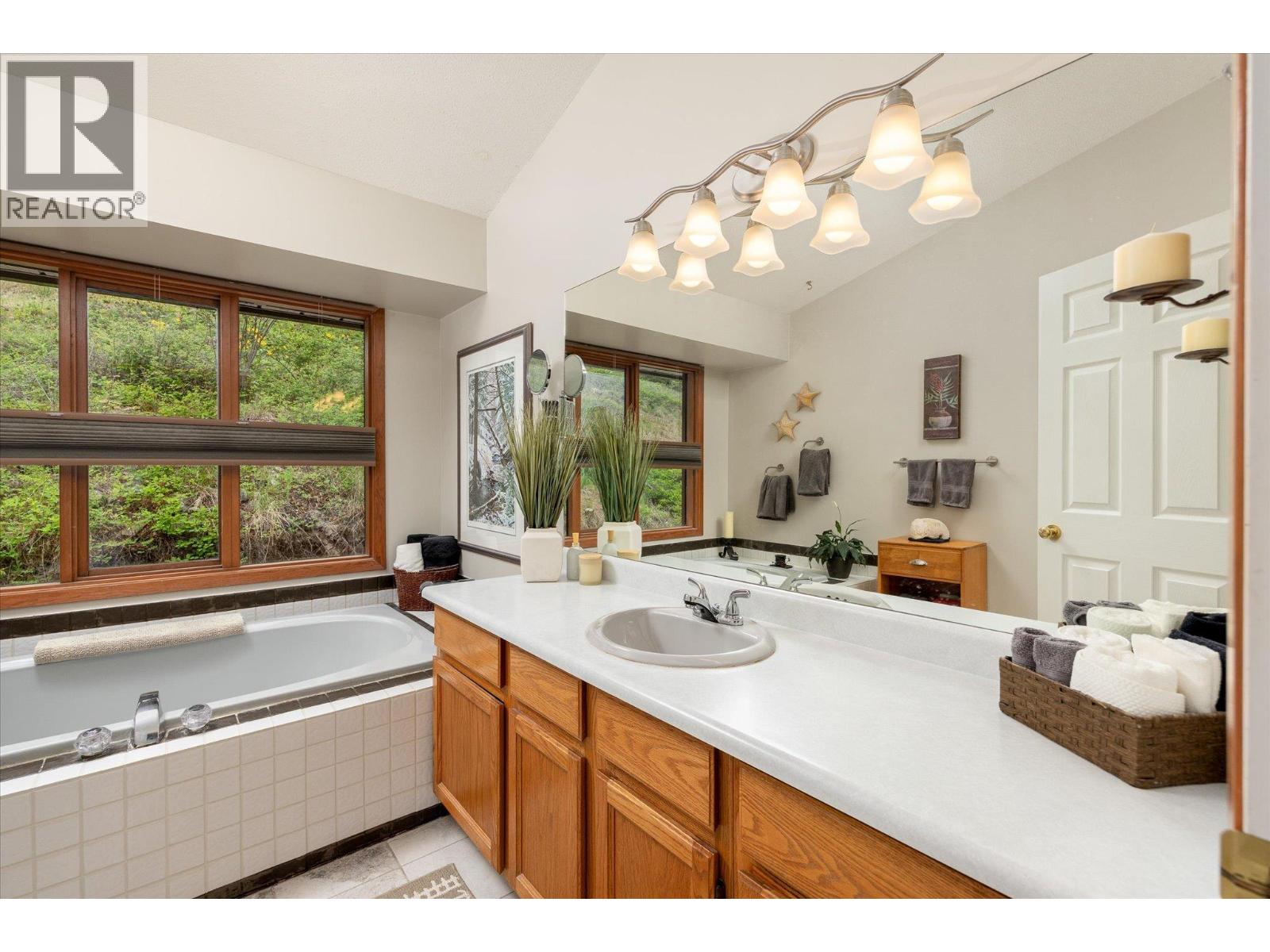 16455 Commonage Road, Lake Country