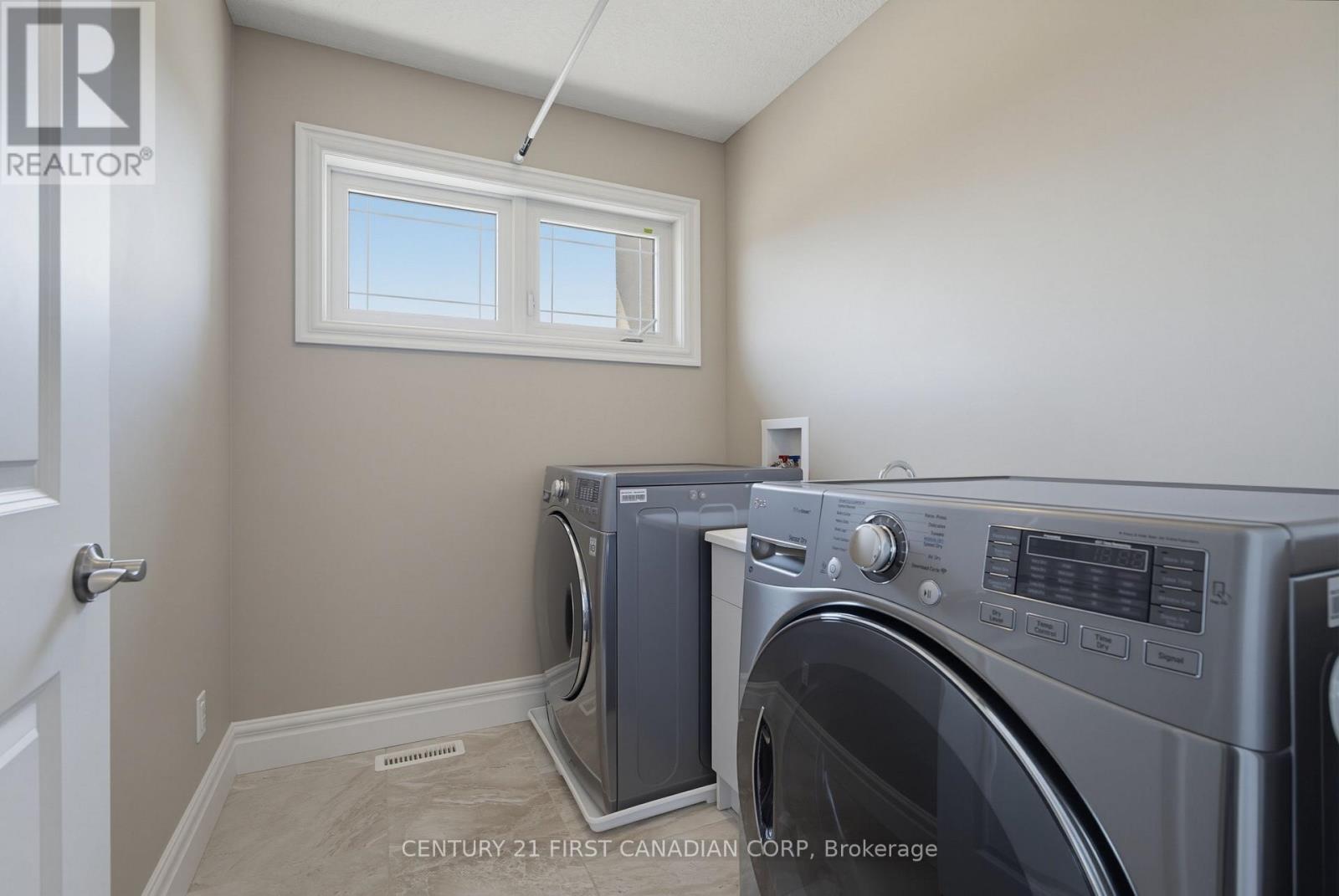 3429 SINGLETON AVENUE - 34
