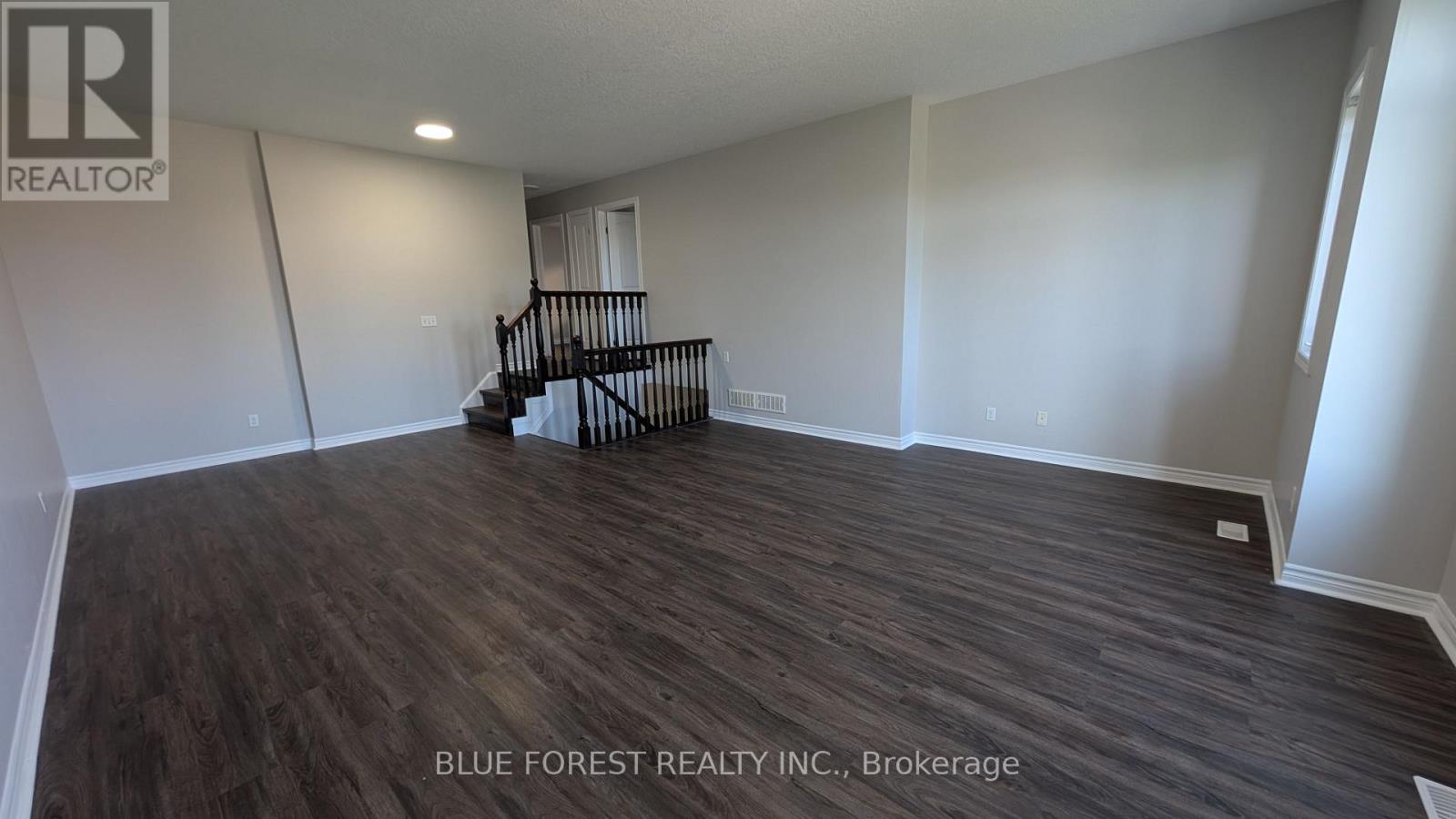 904 FRONTENAC CRESCENT - 16