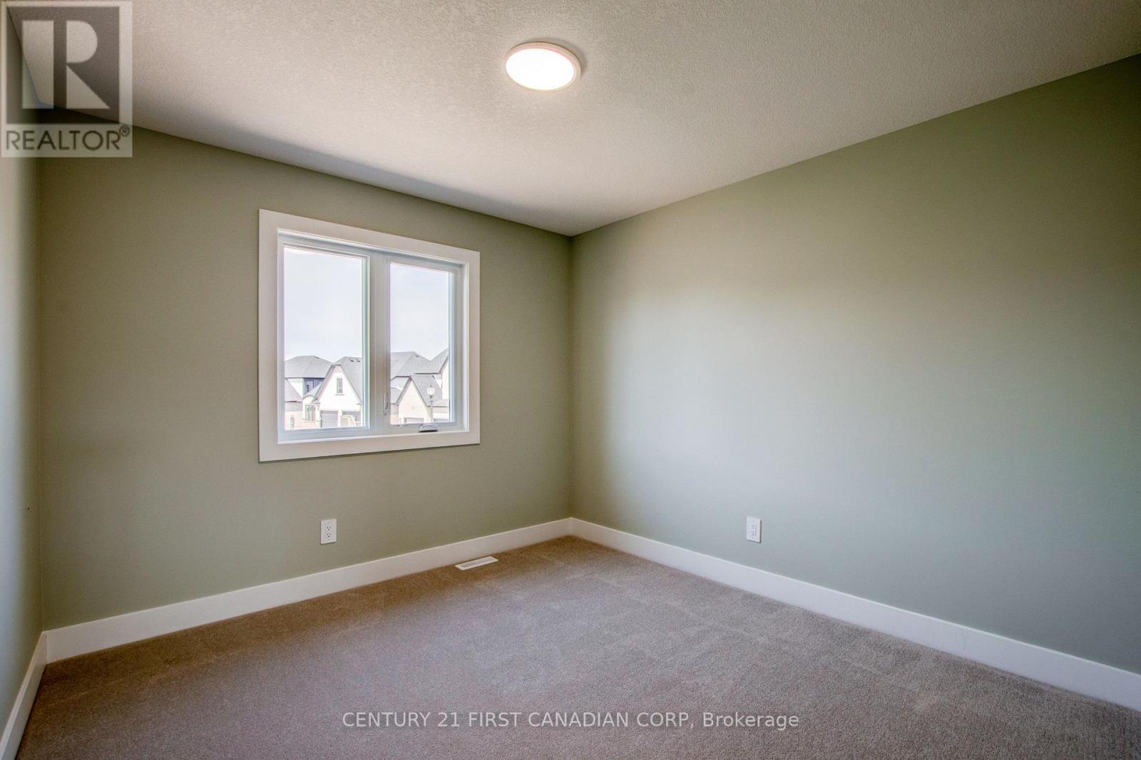 100 ASPEN CIRCLE - 33