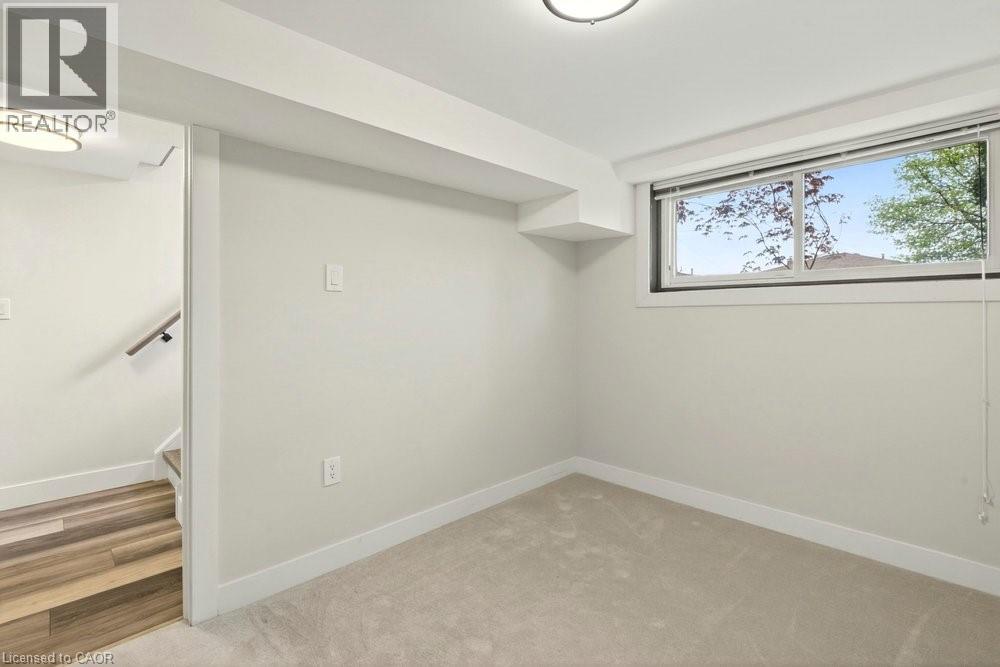 116 HIGHRIDGE Avenue - Image 33