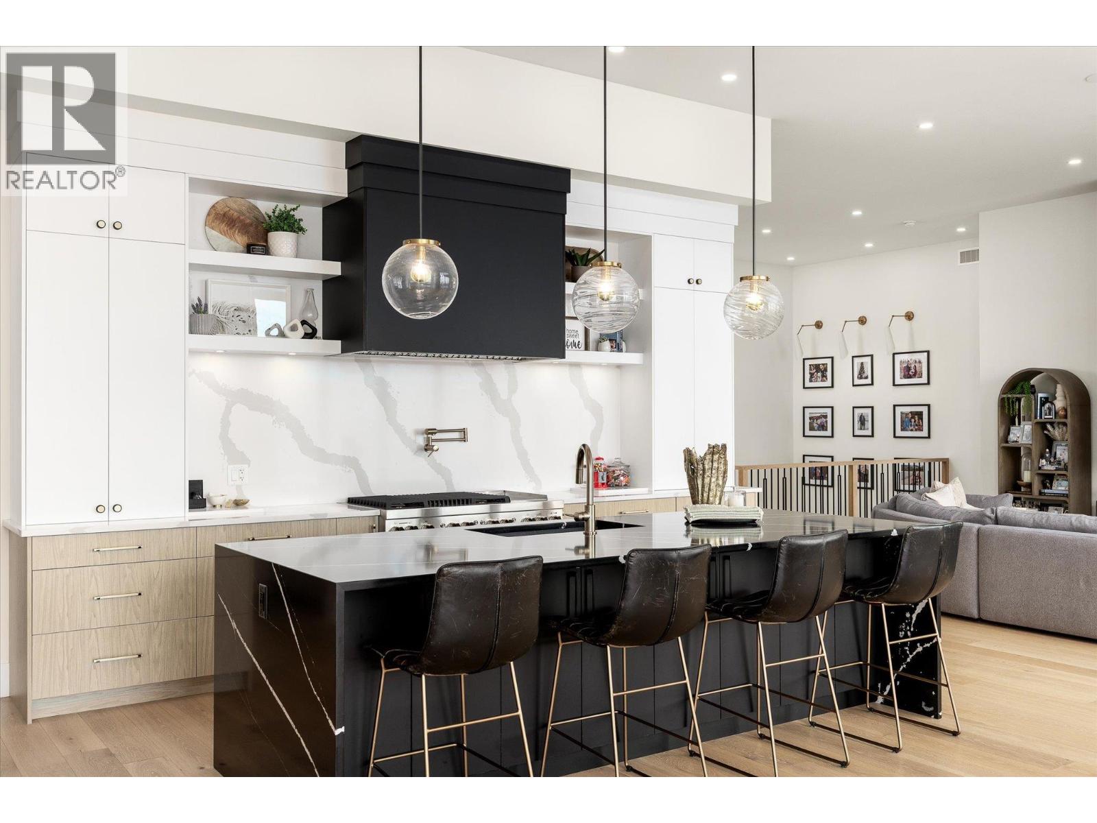 2585 Casa Palmero Drive - Image 15