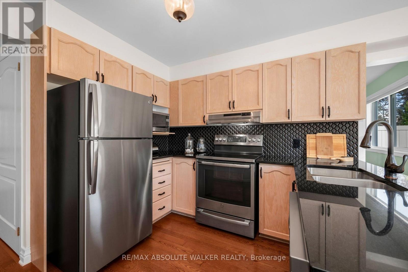 3 Bed, 3 Bath House for Sale in Ottawa – 6161 LARIVIERE CRESCENT, Ottawa – MLS# X13677412 - Image 11