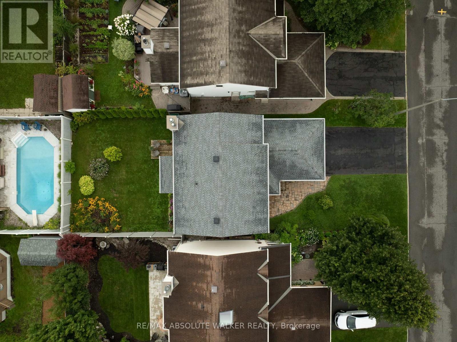 6161 LARIVIERE CRESCENT - 39