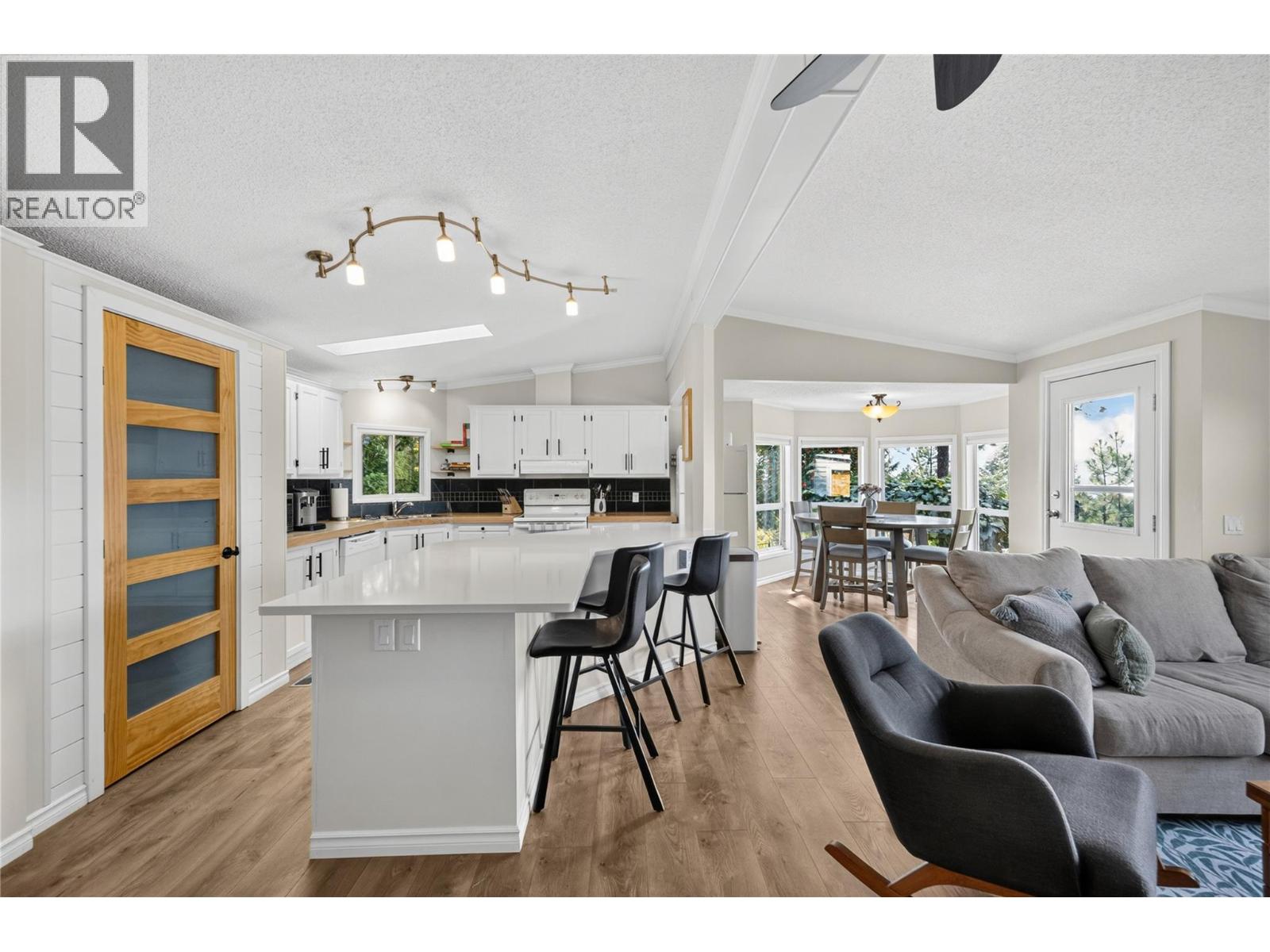 3115 JUNIPER Drive, Naramata