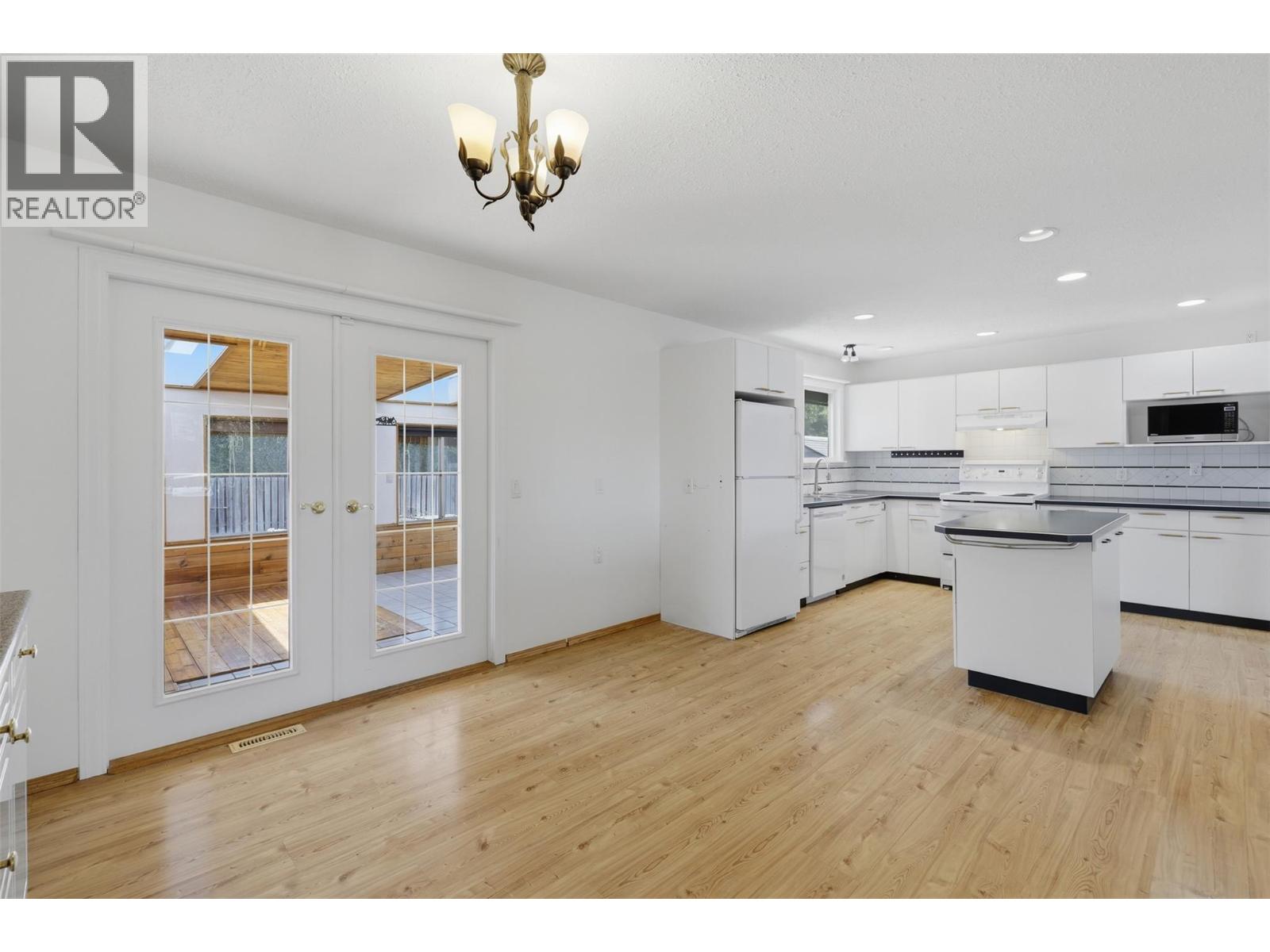 1594 Griffin Terrace - Image 11
