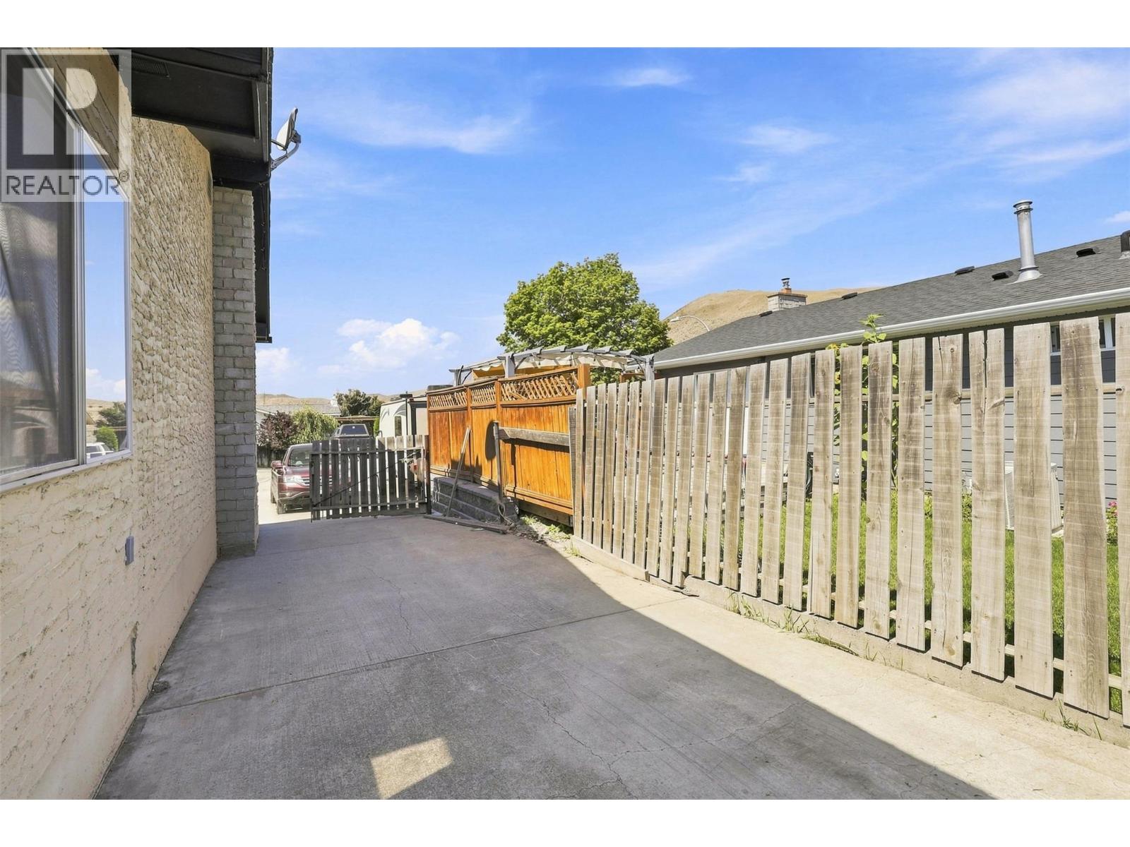 1594 Griffin Terrace - Image 25