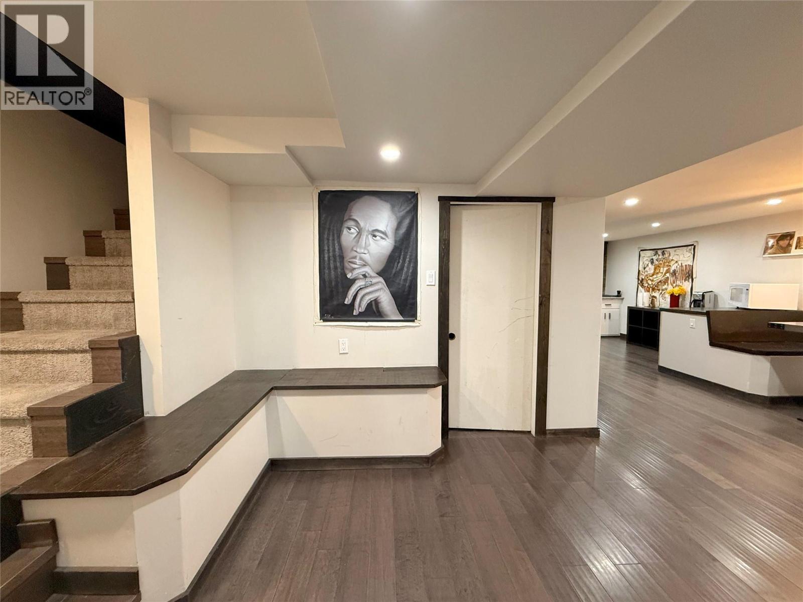 327 ROYAL Avenue - Image 26