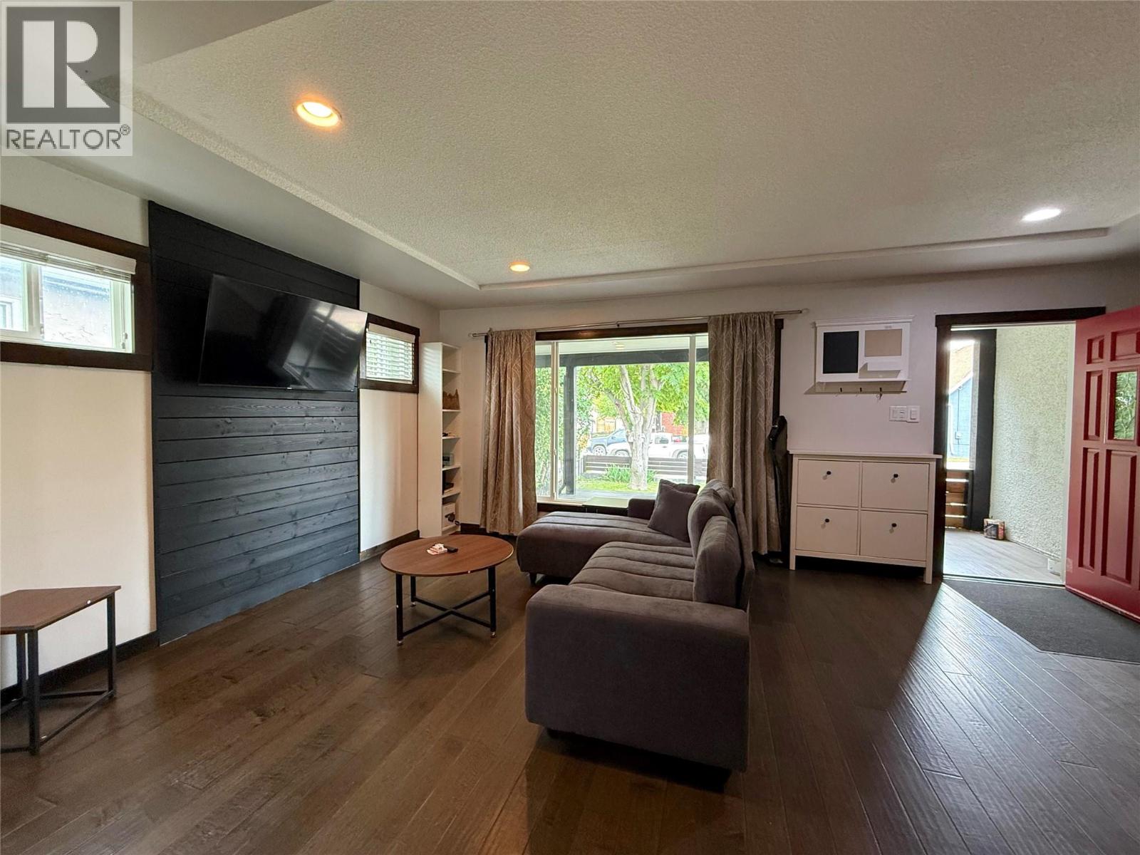 327 ROYAL Avenue - 21