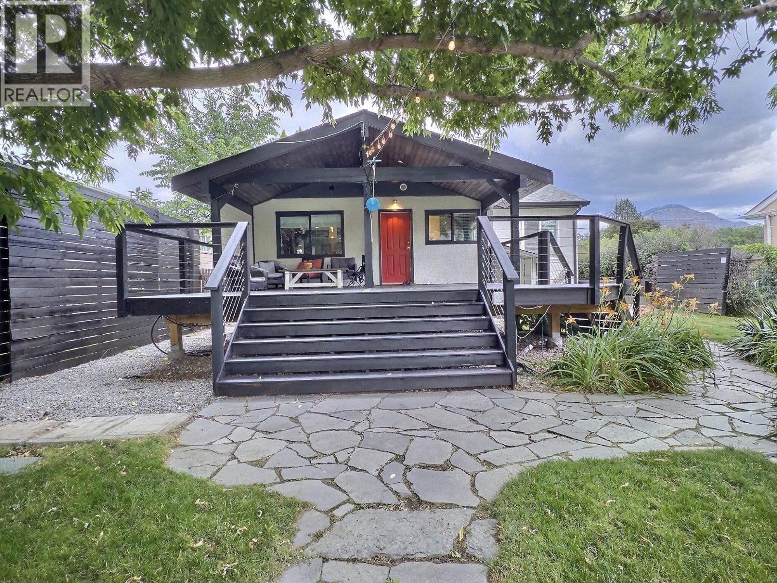 327 ROYAL Avenue - Image 10