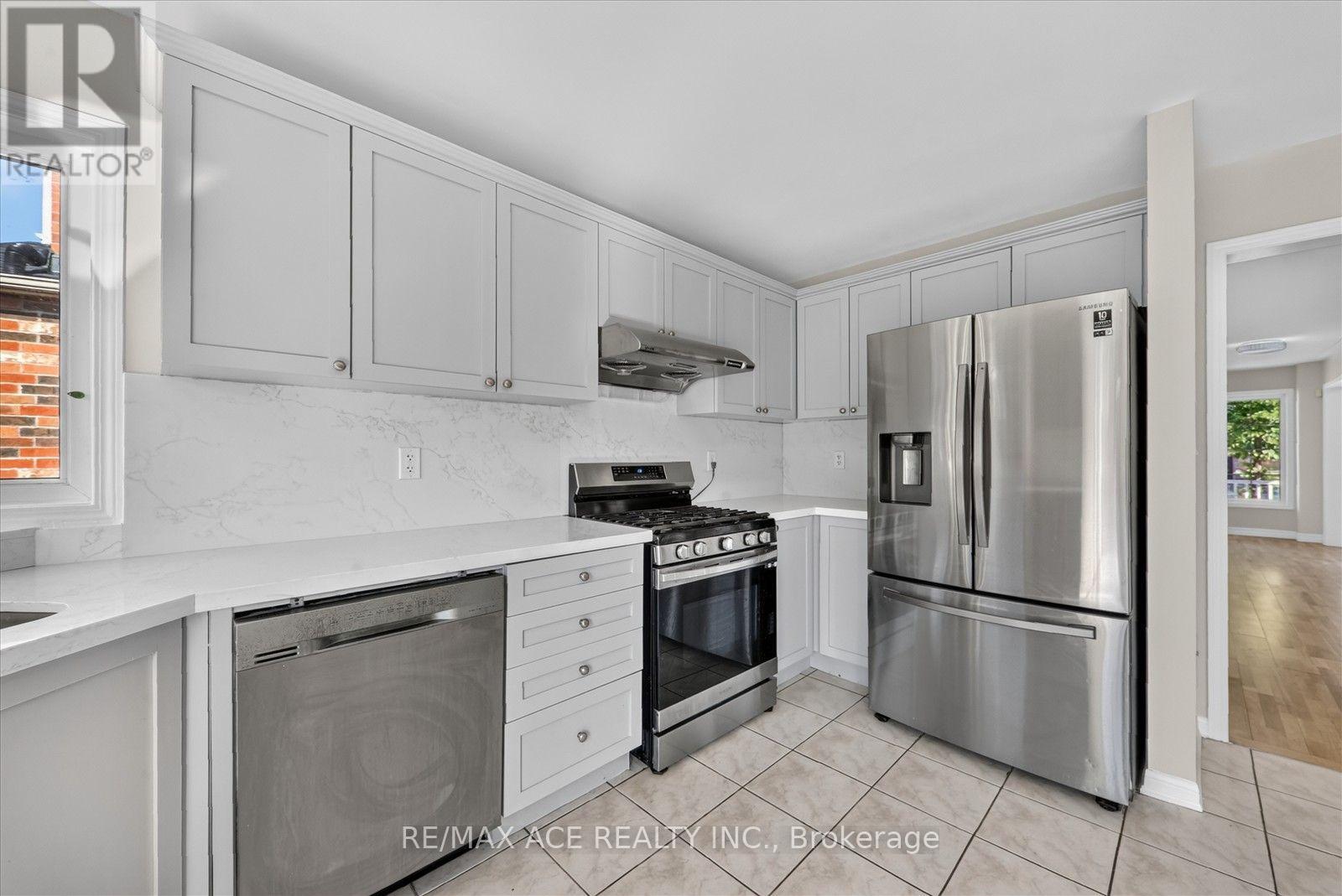 23 HARRY SANDERS AVENUE - 13