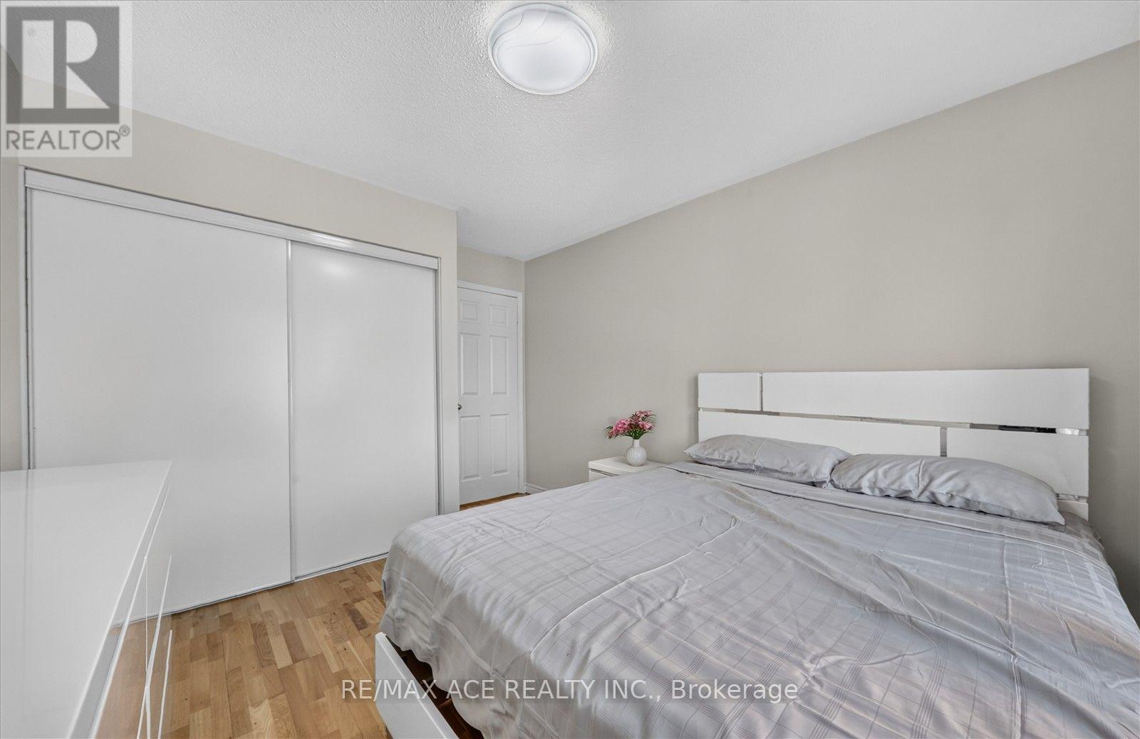 23 HARRY SANDERS AVENUE - Image 33