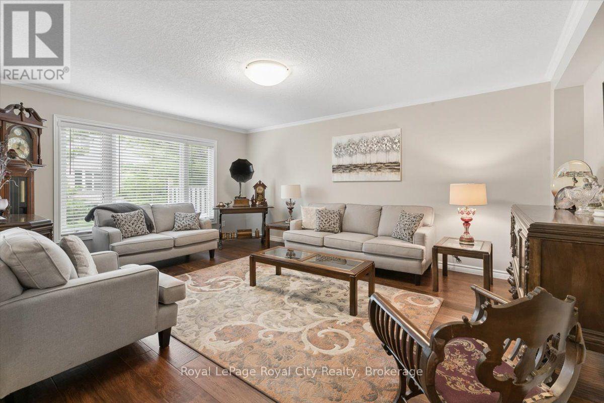 58 WALKER WAY - Image 15
