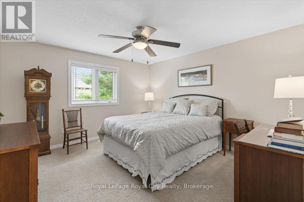 58 WALKER WAY - 26