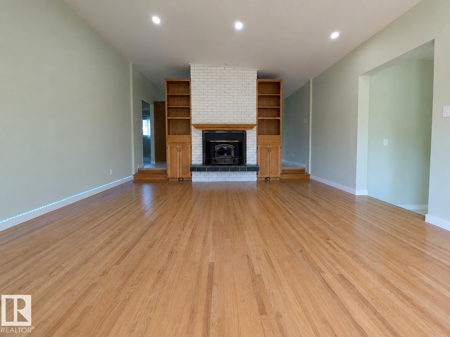 9523 134 AV NW - 12