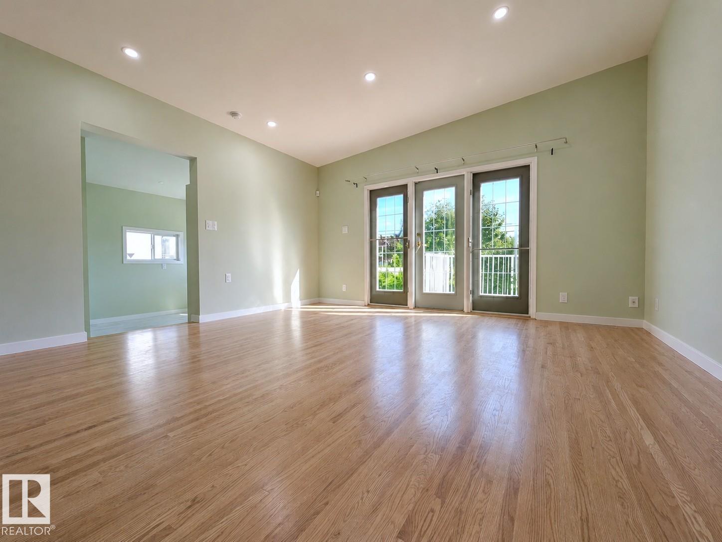 9523 134 Avenue NW - Photo 7