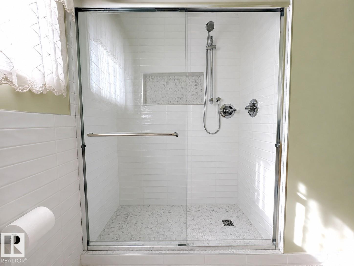 9523 134 Avenue NW - Photo 23