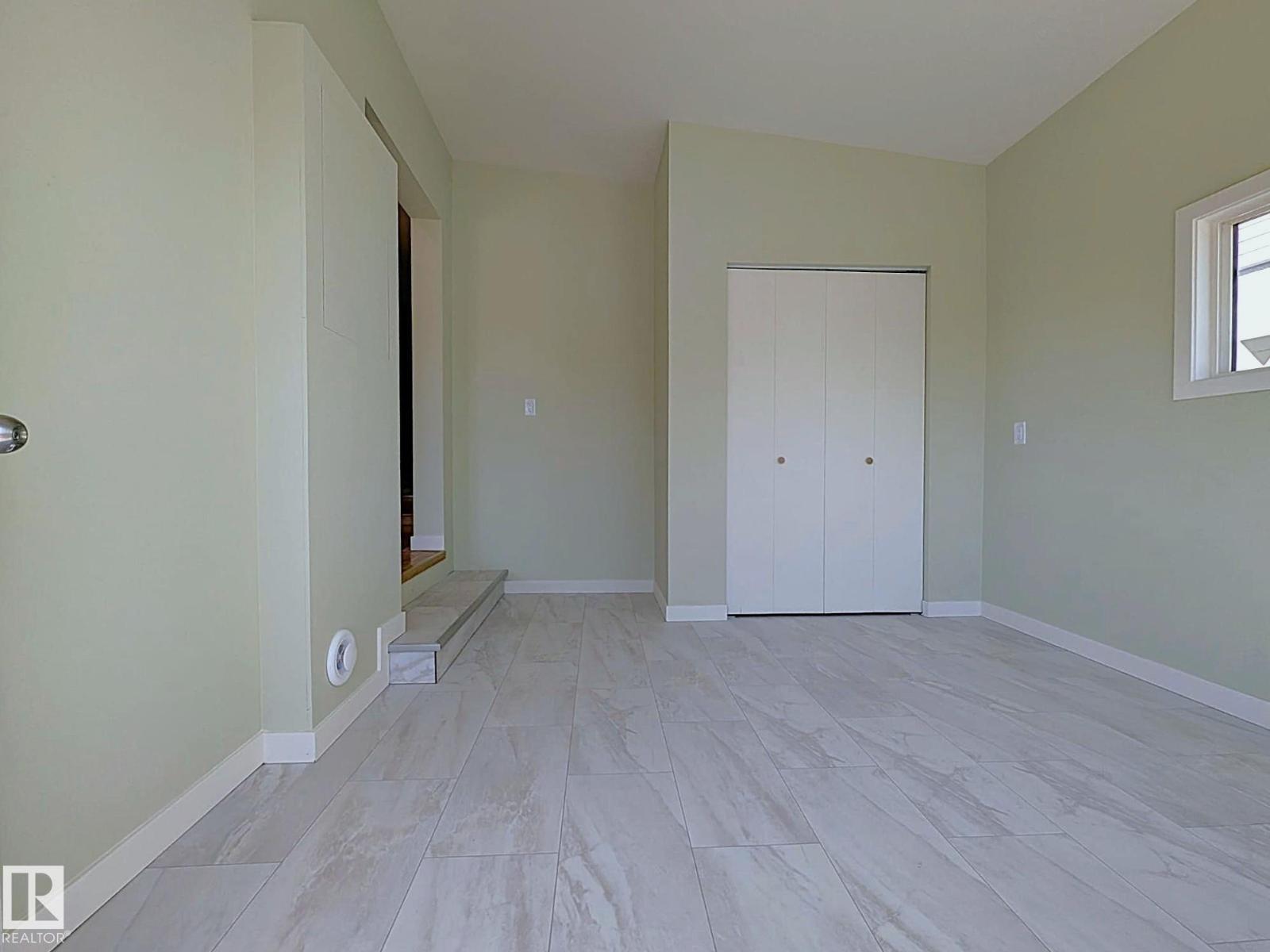 9523 134 AV NW - 3