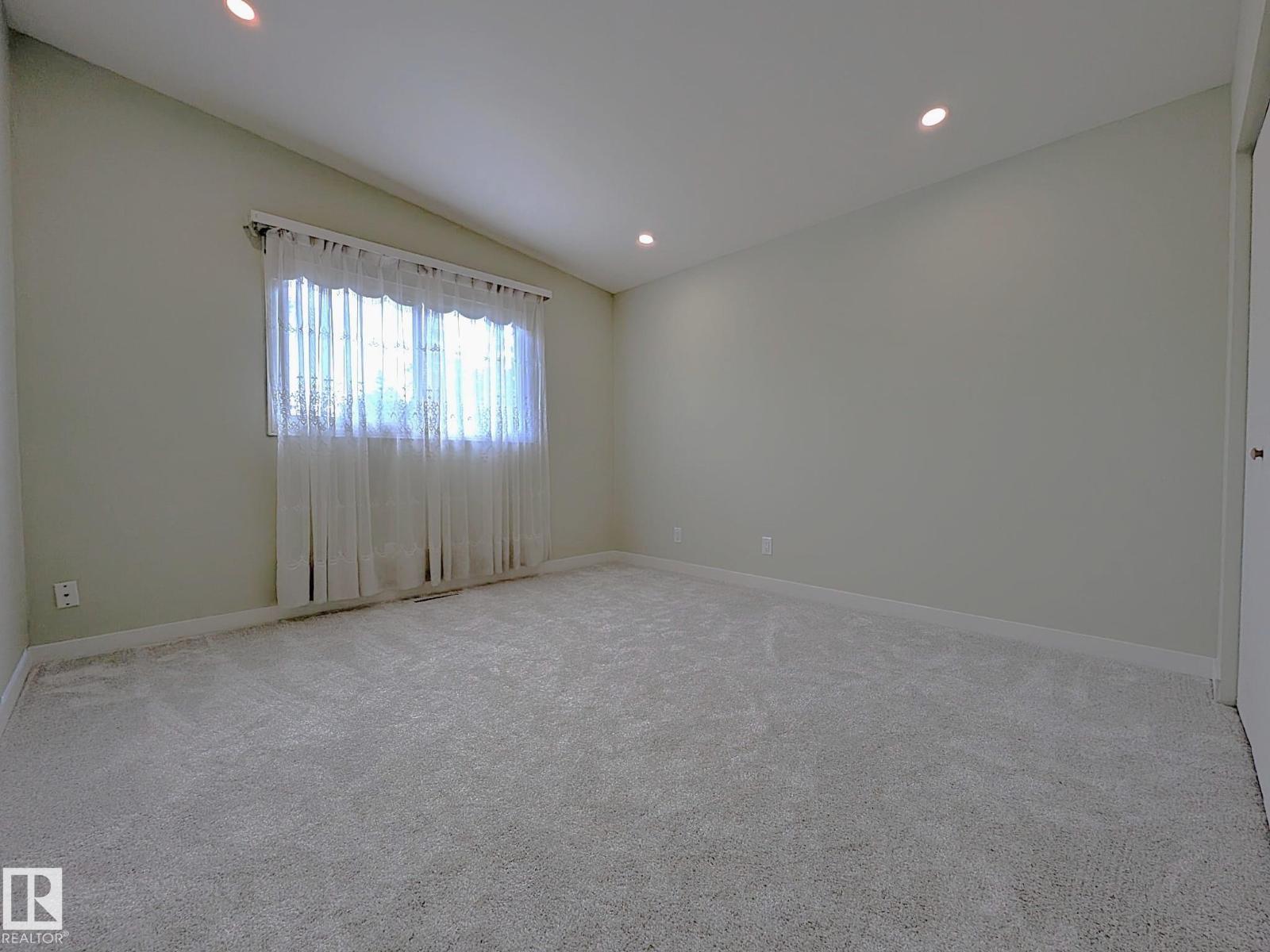 9523 134 Avenue NW - Photo 28