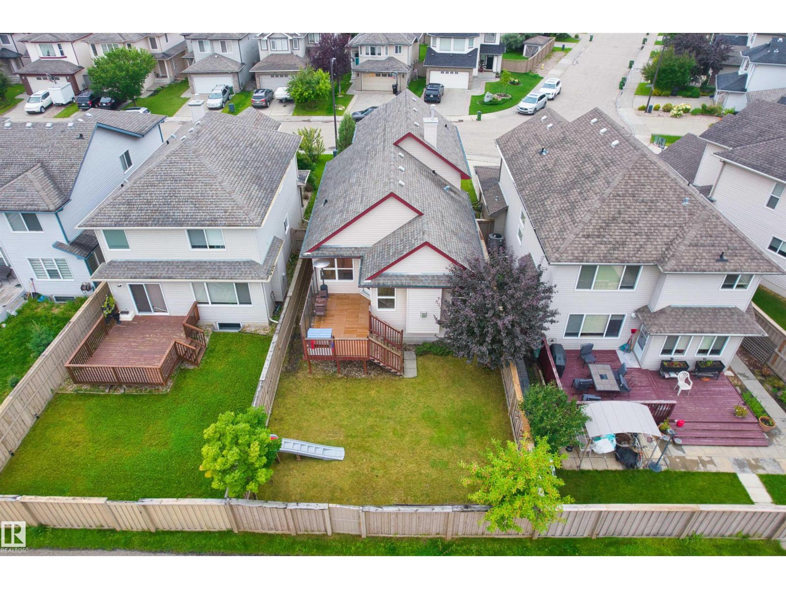 8315 SHASKE Crescent NW - Photo 32