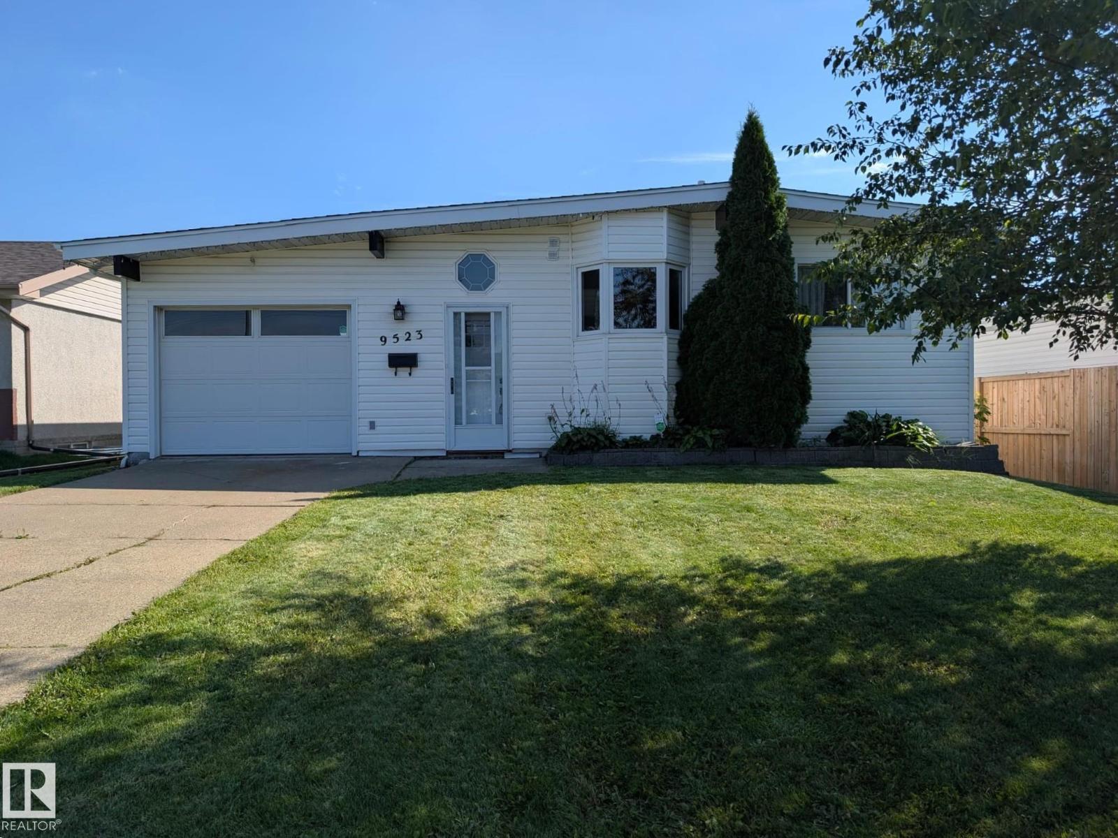 9523 134 AV NW - 2