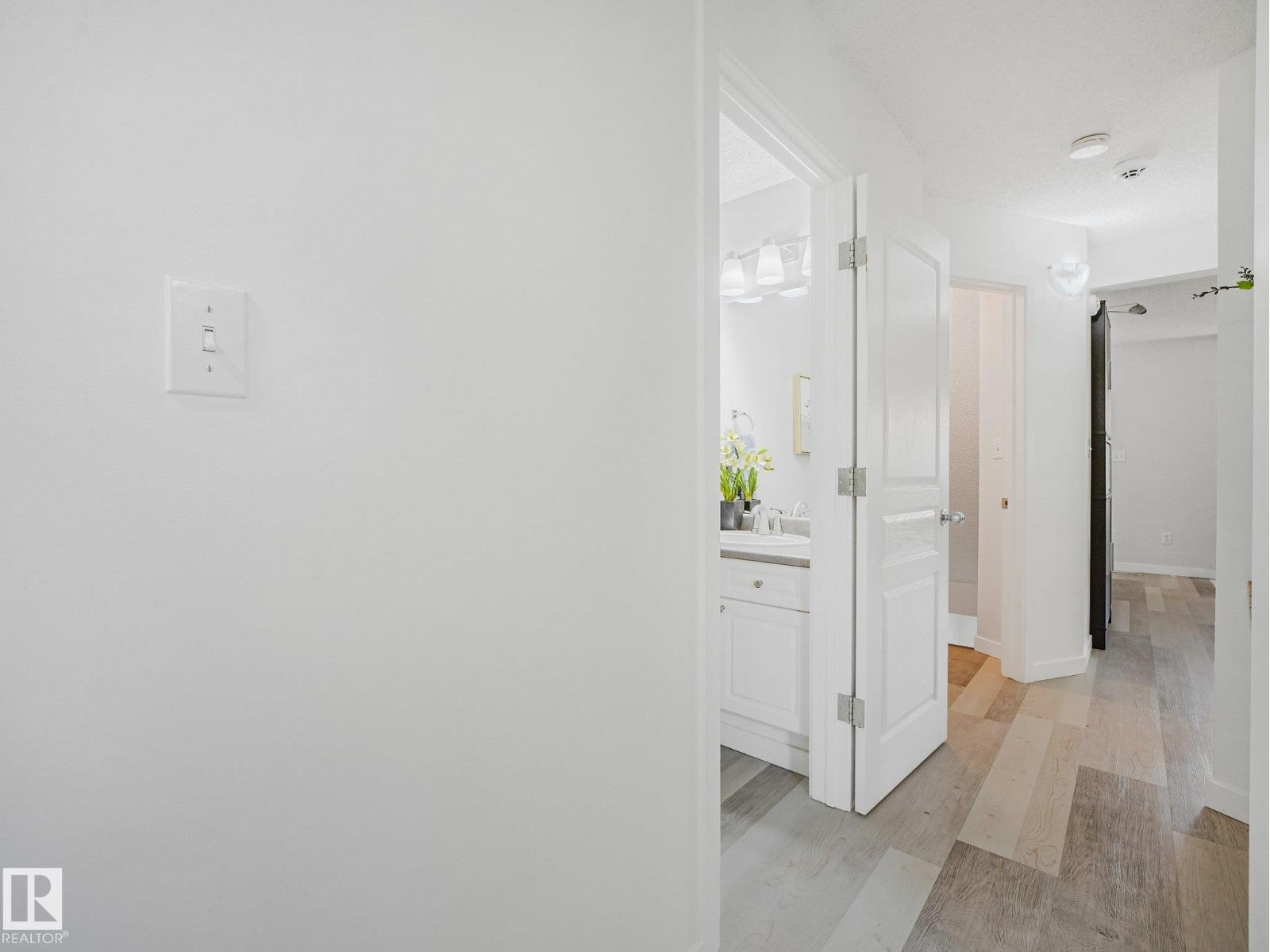 #3 901 NORMANDY DR - 18