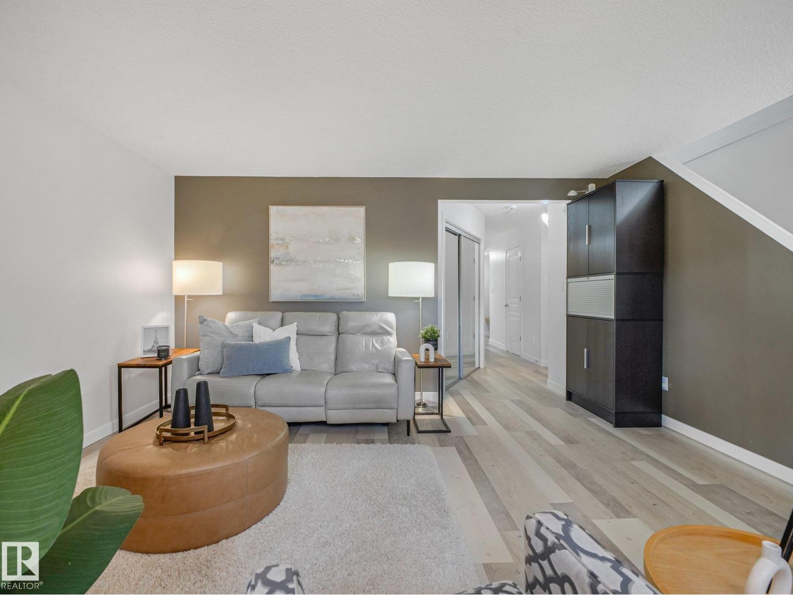 #3 901 NORMANDY DR - 23