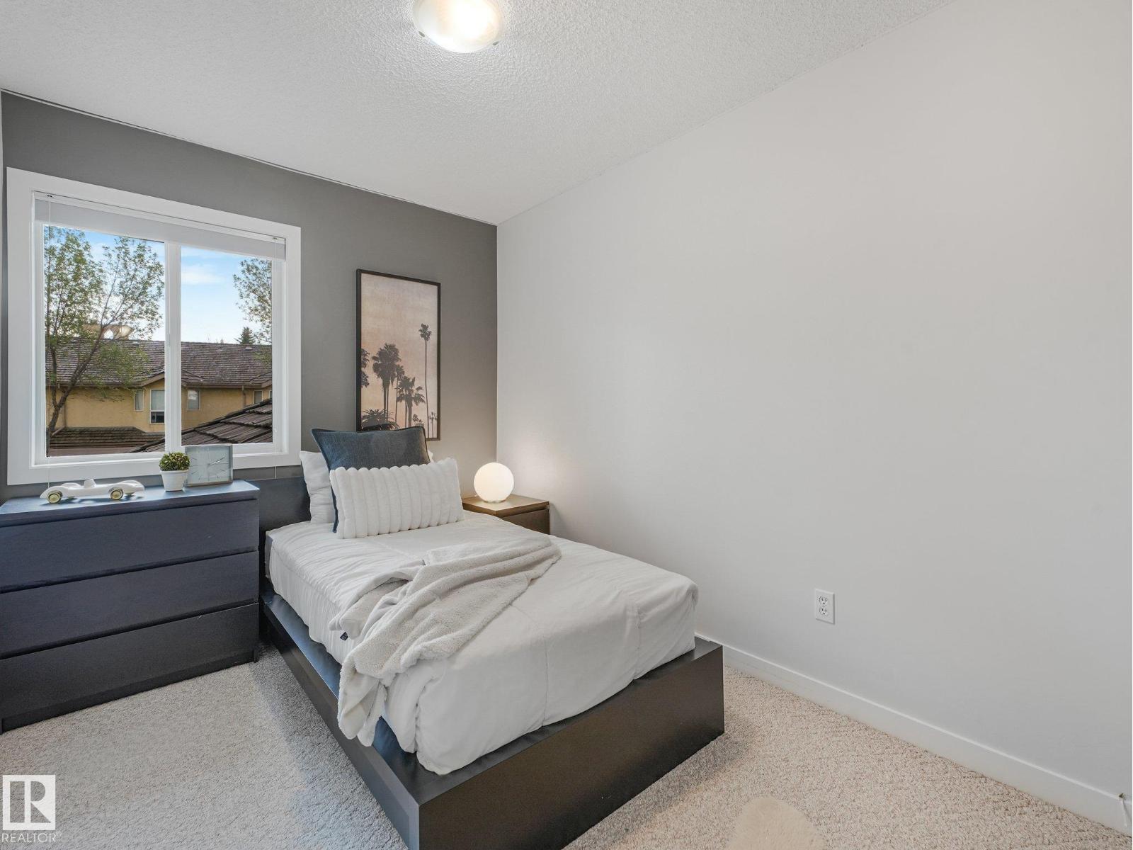 3 901 NORMANDY Drive - Photo 37