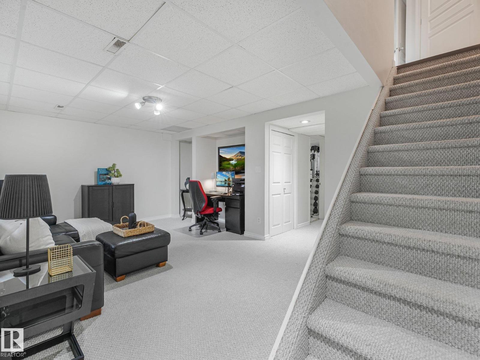 3 901 NORMANDY Drive - Photo 43