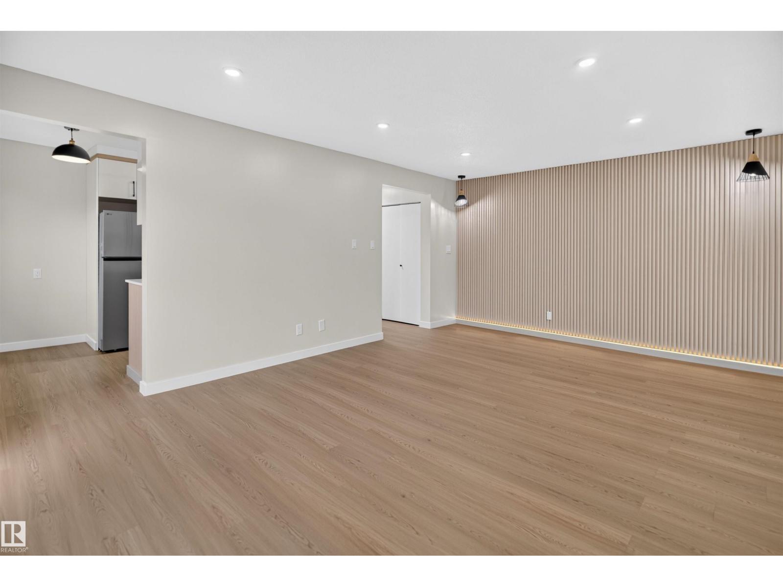#305 11907 81 ST NW - 10