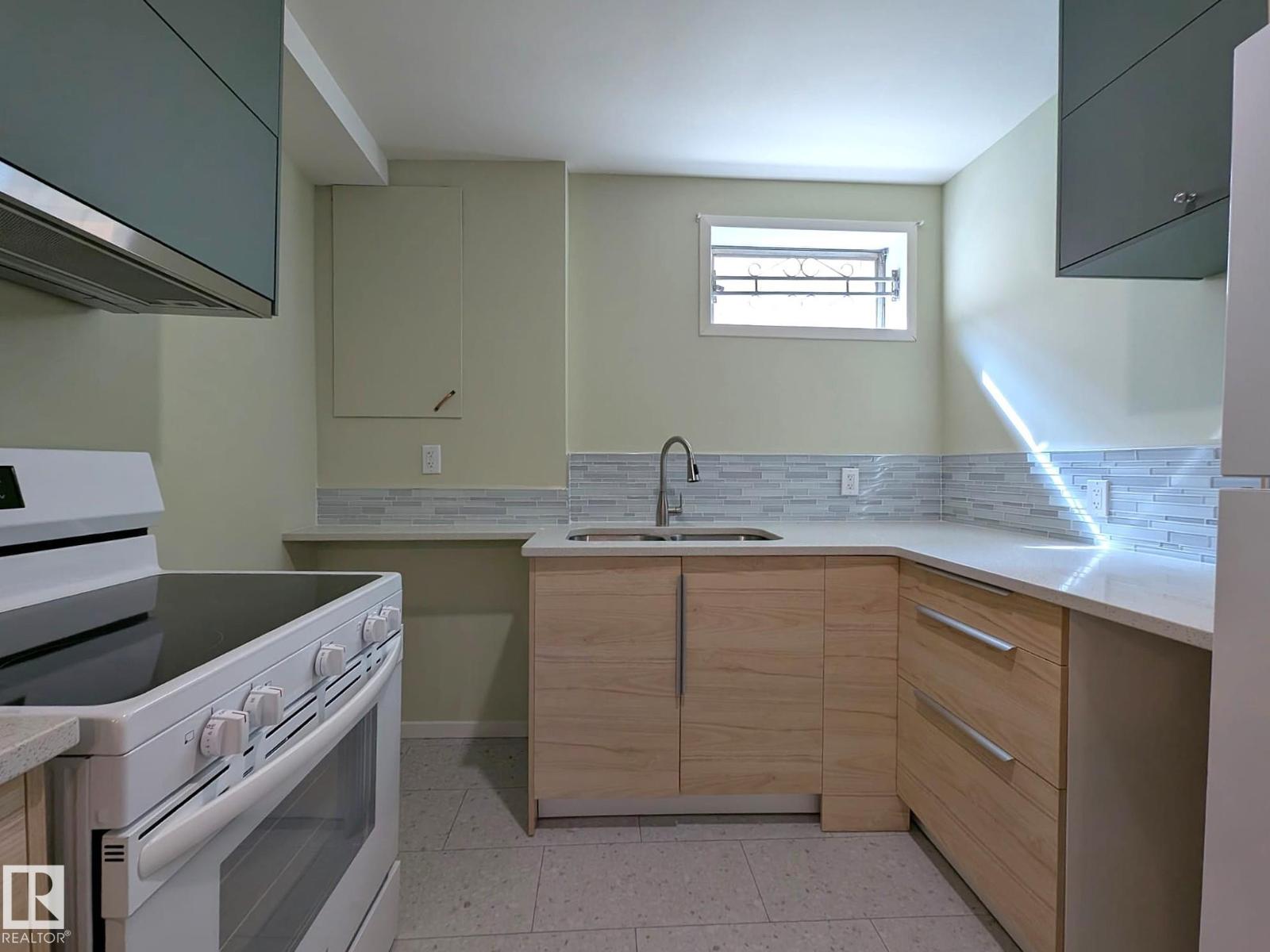 9523 134 Avenue NW - Photo 39