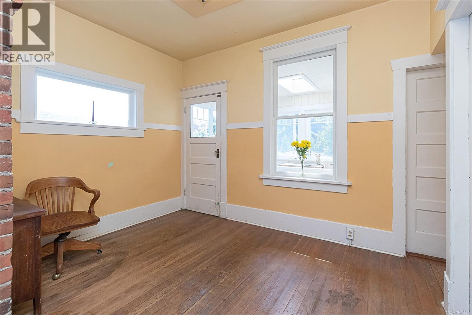 1467 Bay St - Image 11