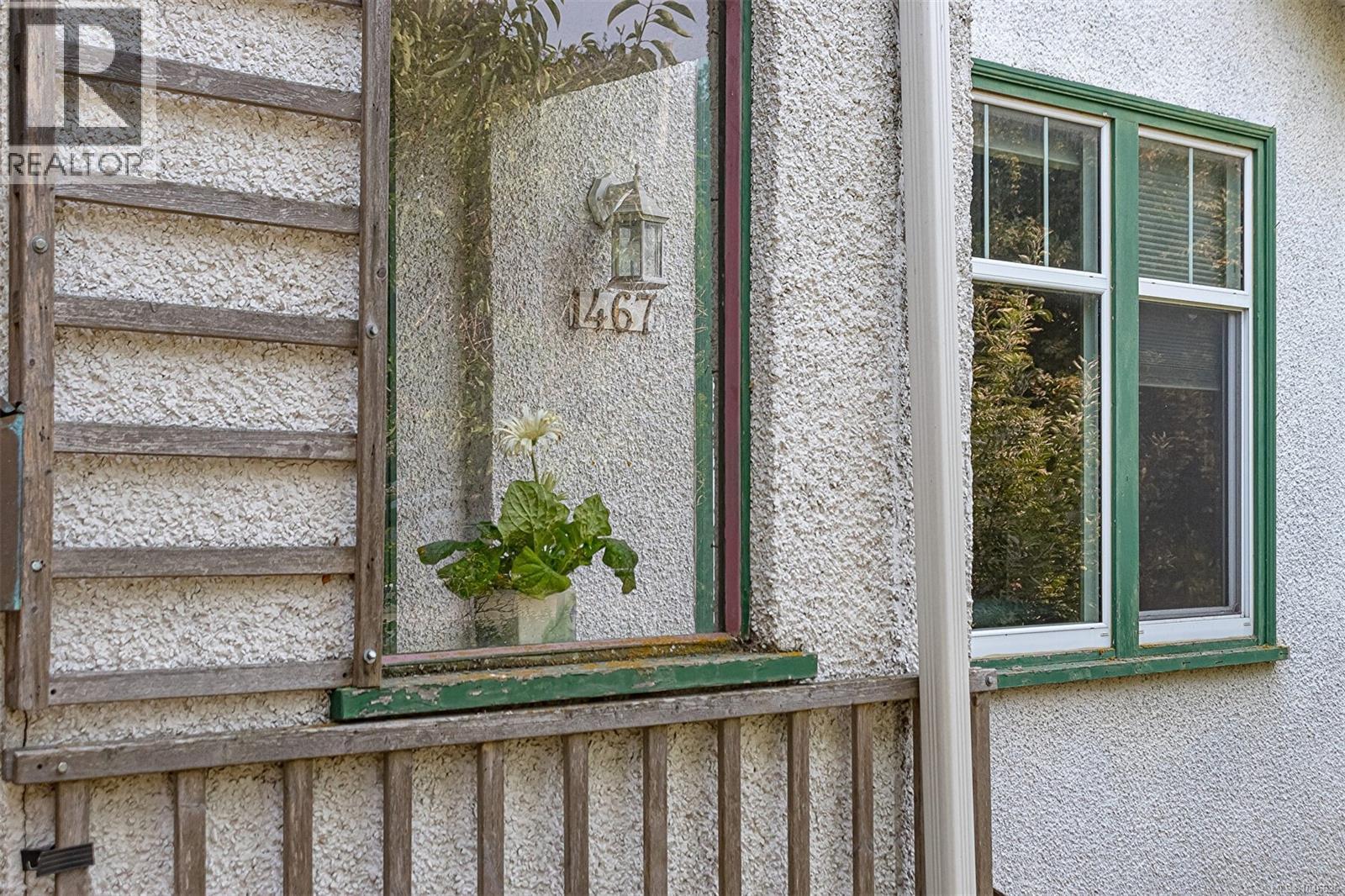 1467 Bay St - Image 4