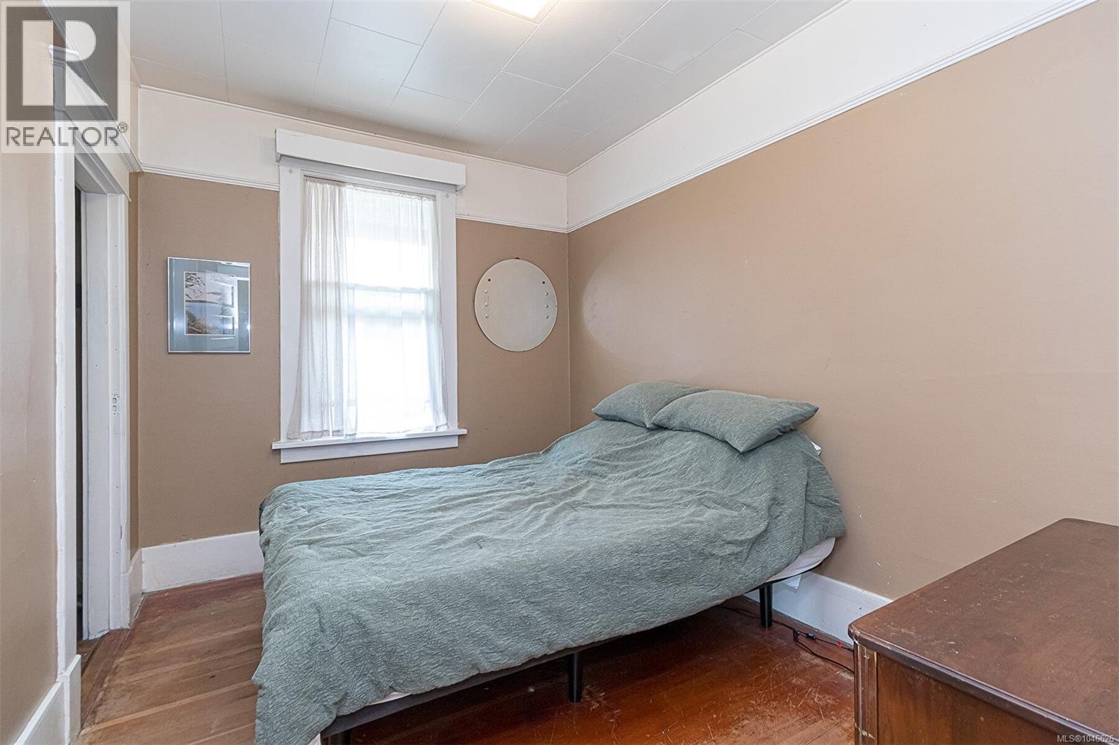 1467 Bay St - Image 16