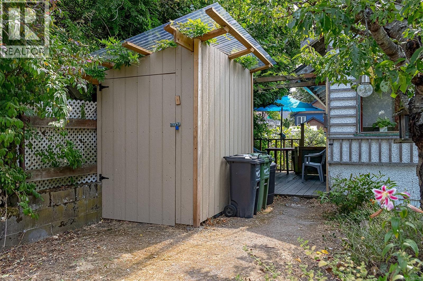 1467 Bay St - Image 33
